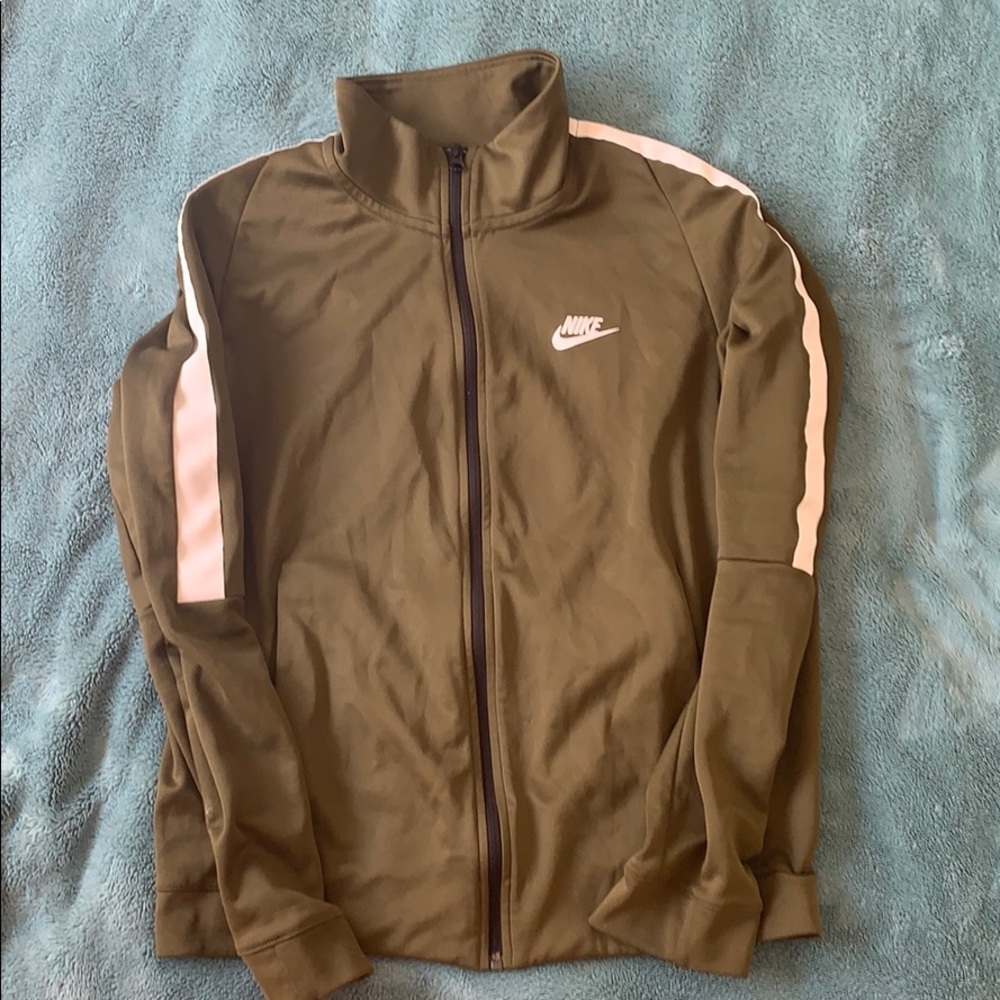 Nike sweater size M, very good condition.
